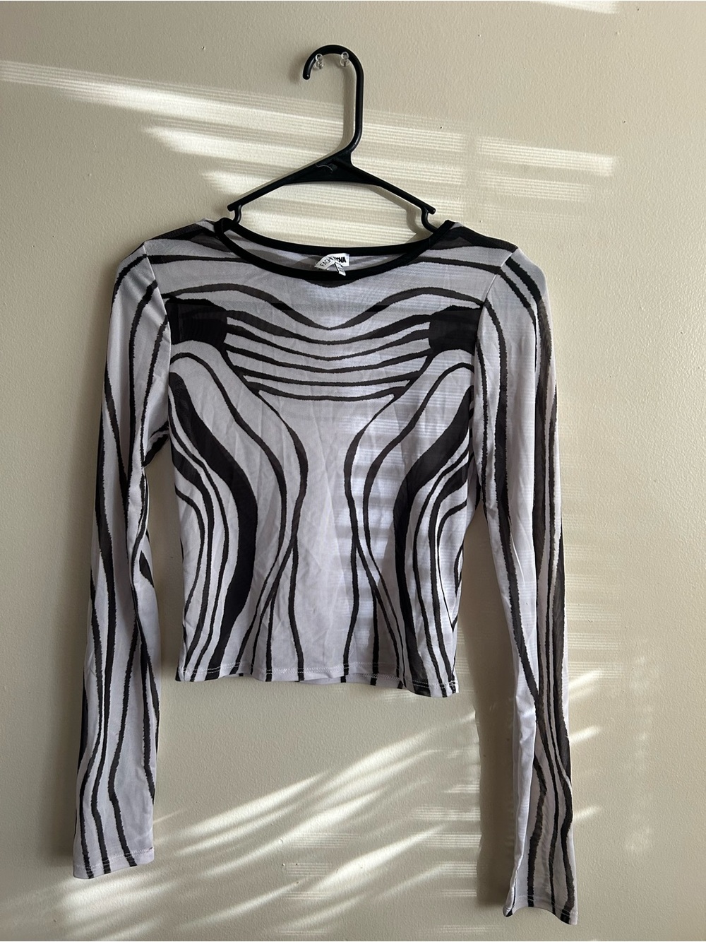 Fashion Nova Black & White Long Sleeve Sheer Wave Top